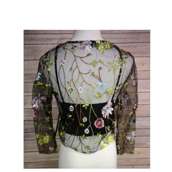 🔹Floral Mesh Top🔹 - Picture 4 of 6